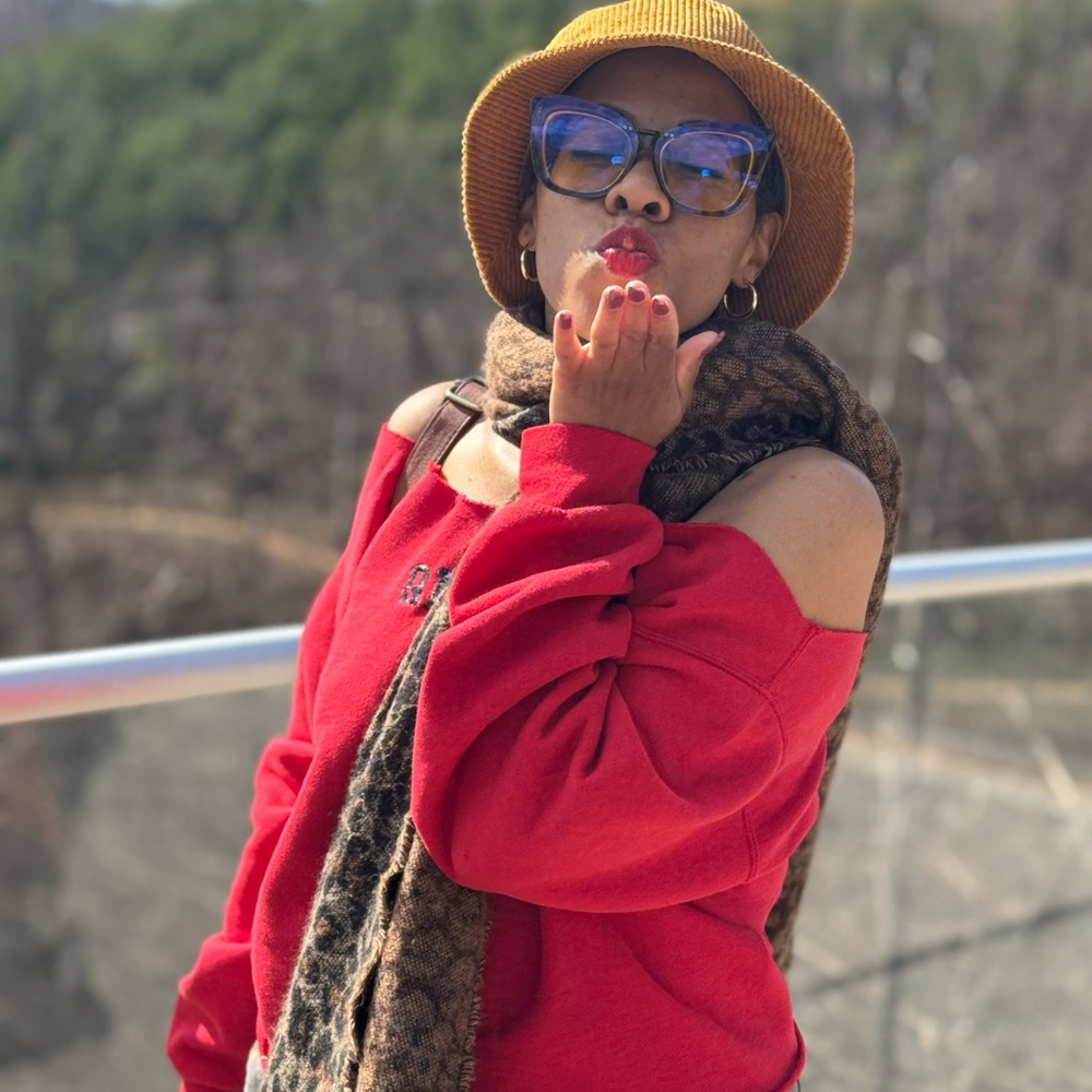 Meet your Posher, Danesha
